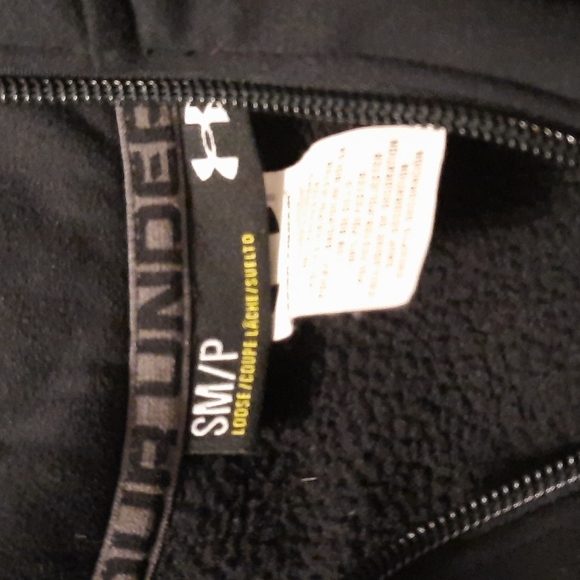 Under Armour 1/4 Zip - Picture 3 of 3